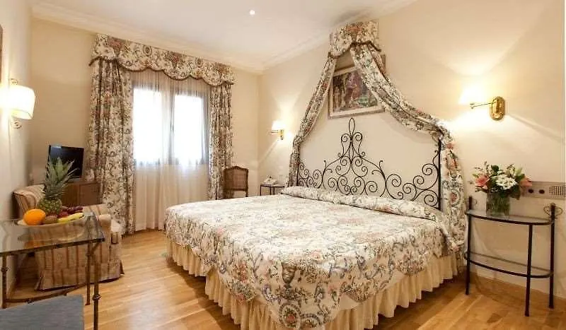 Hotel Dona Maria Seville 4*,